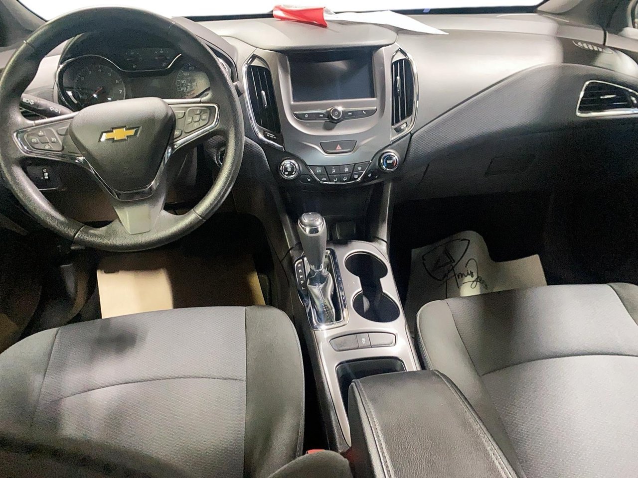 Chevrolet Cruze NIV 3G1BE6SM9JS588982 2018 Gris Chicoutimi - photo #9