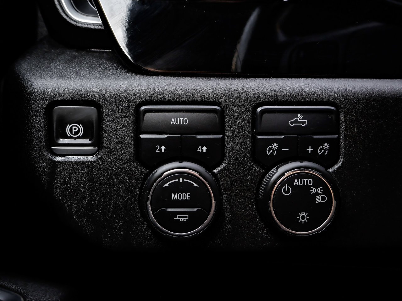 2025 Chevrolet Silverado 1500 4WD Crew Cab 147 LT White Sherwood Park - photo #17