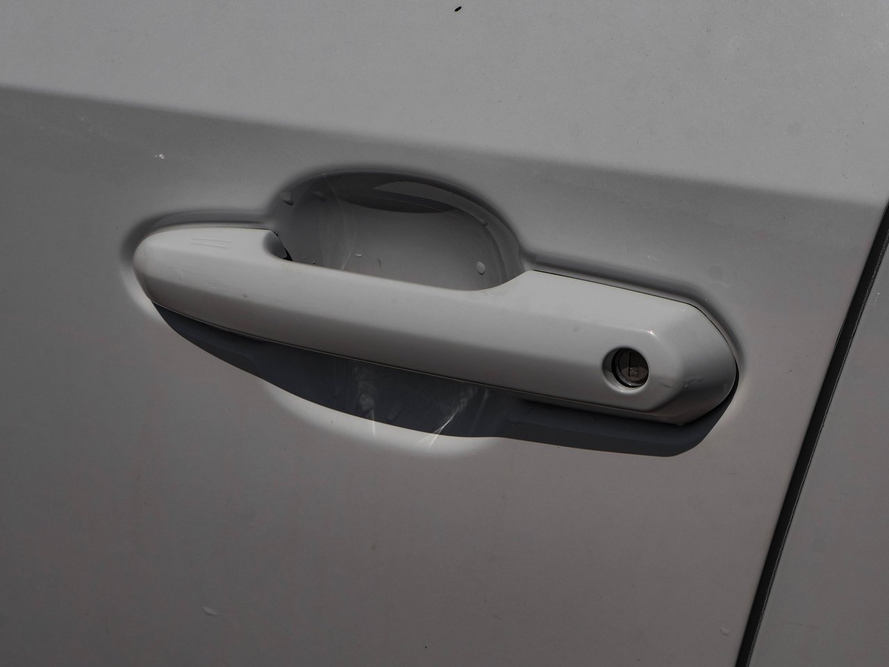 2024 Toyota RAV4 XLE AWD White Sherwood Park - photo #11