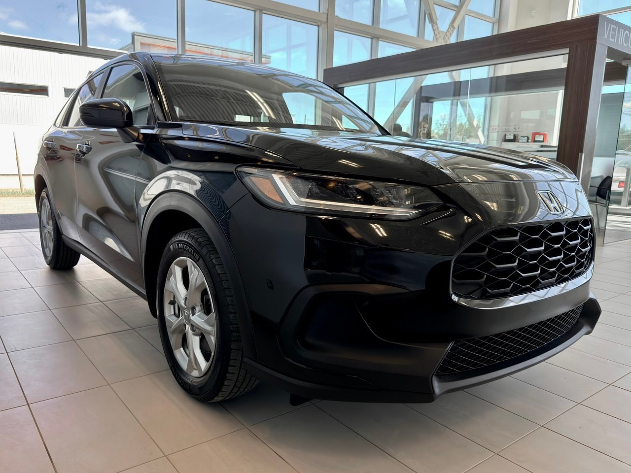 2024 Honda HR-V Black Notre-Dame-des-Prairies - photo #6