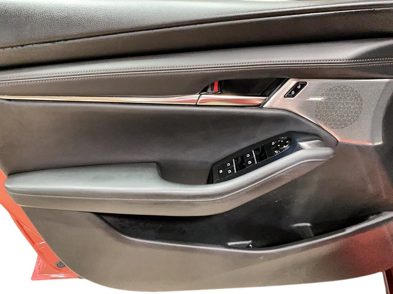 2019 Mazda Mazda3 VIN JM1BPBDM0K1121945 Red Baie-Comeau - photo #8