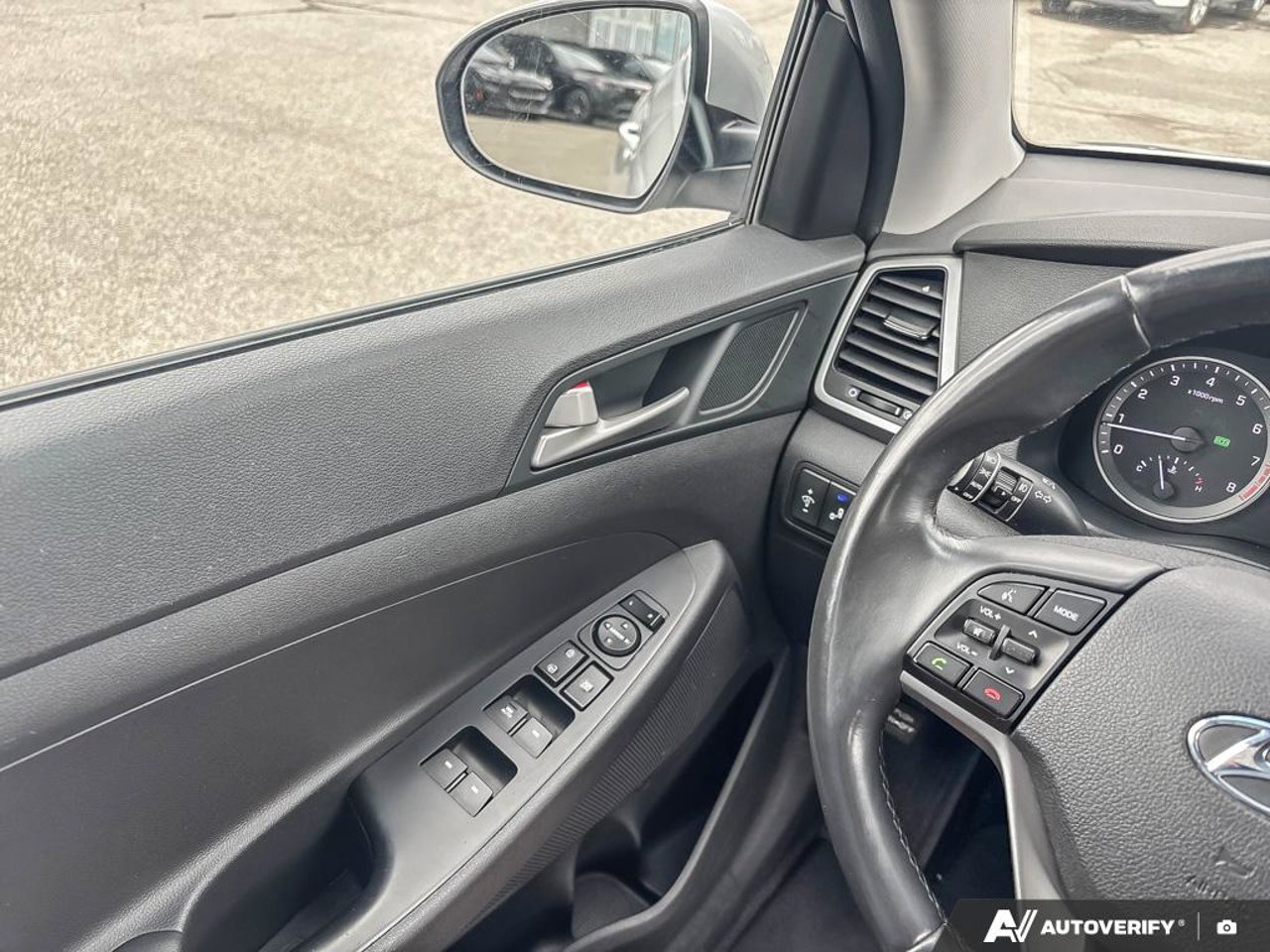 Hyundai Tucson KM8J3CA42JU790048 2018 Gris Mirabel - photo #19