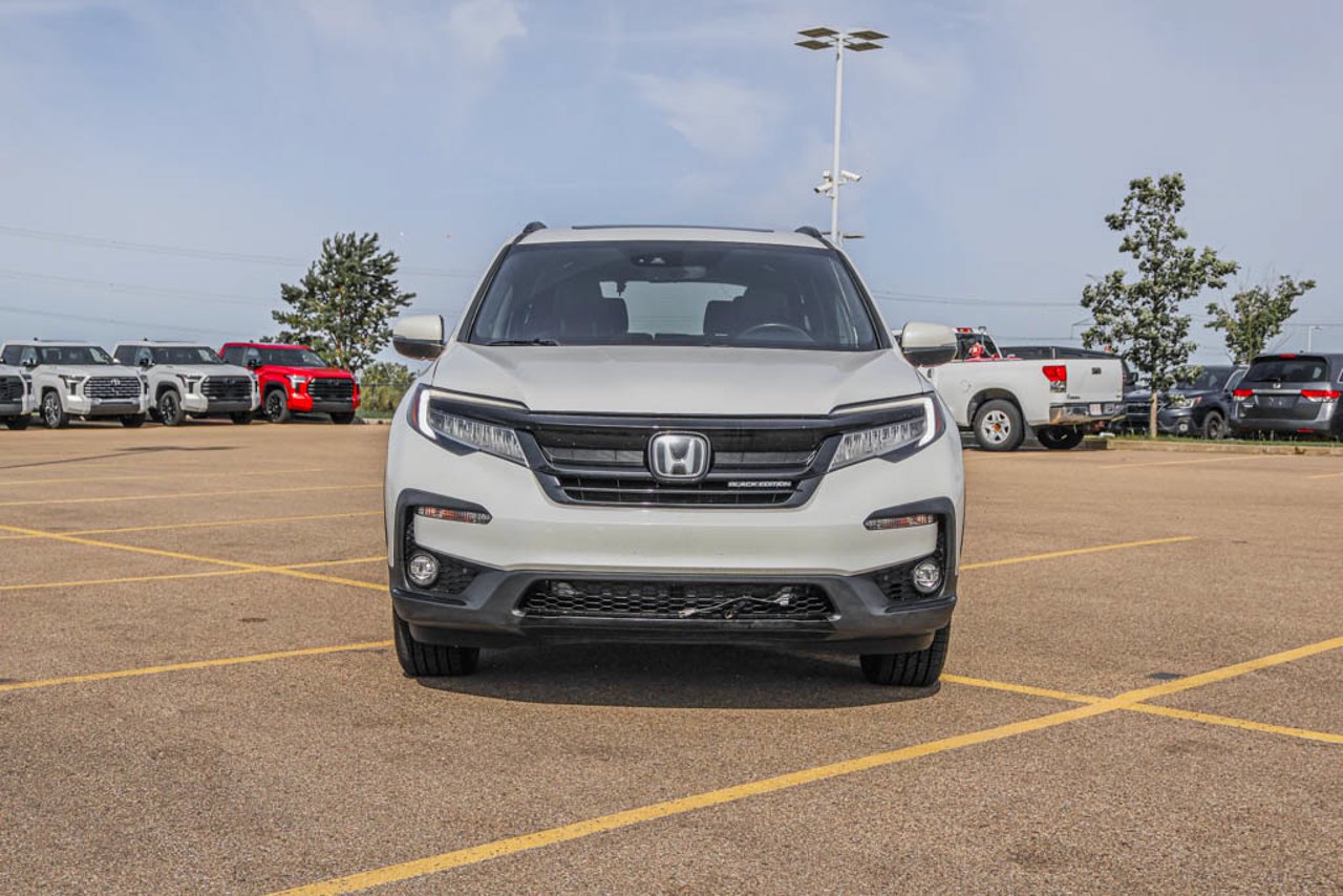 2022 Honda Pilot Black Edition AWD White Sherwood Park - photo #2