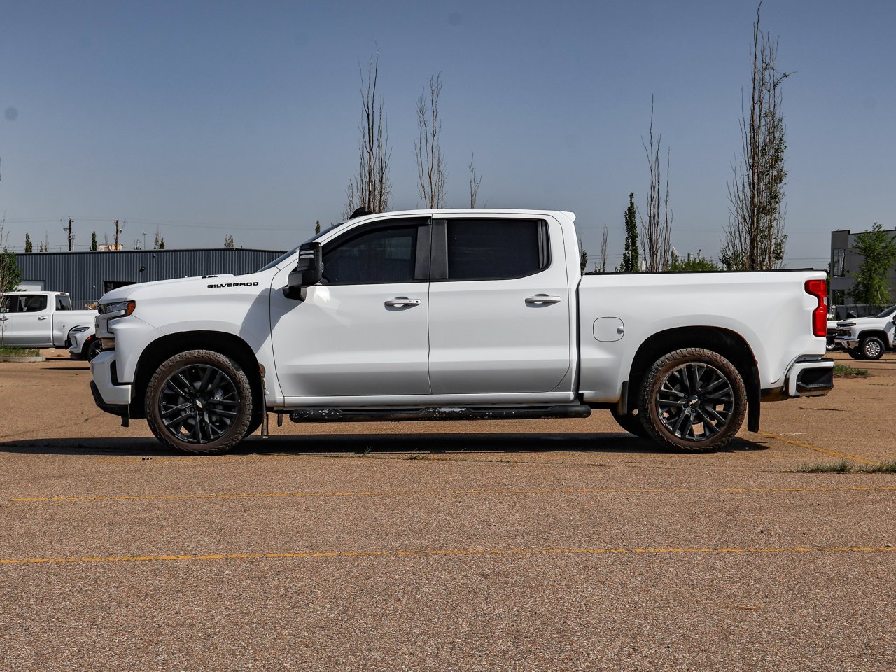 2020 Chevrolet Silverado 1500 4WD Crew Cab 147 RST White Sherwood Park - photo #4
