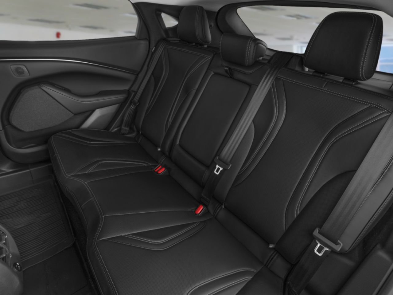 2025 Ford Mustang Mach-E Shadow Black Mont-Laurier - photo #9