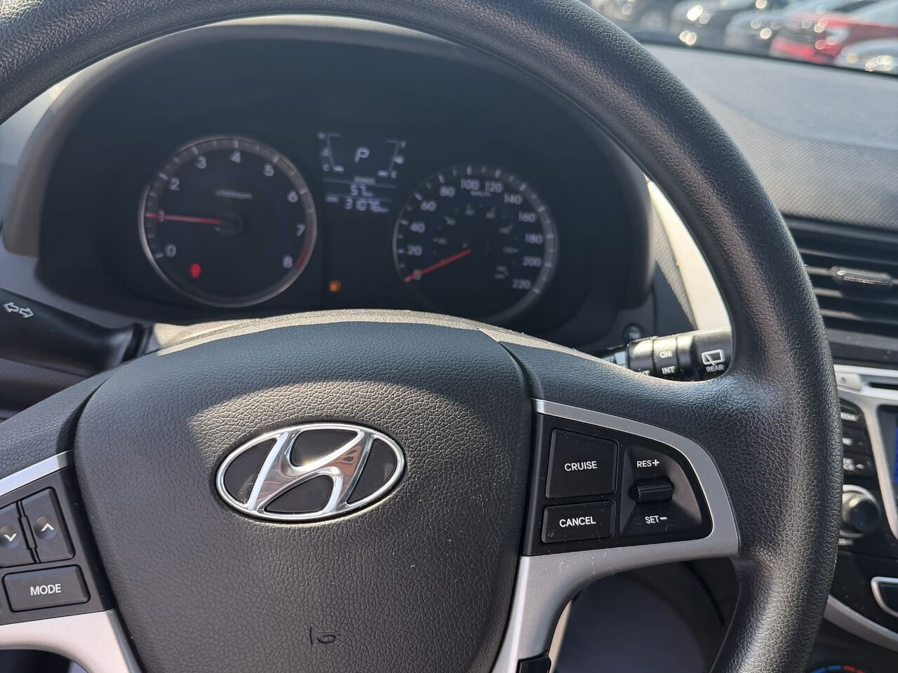 2014 HYUNDAI ACCENT GLS/GS Voiture à hayon, 5 portes, boîte automatique GL Grey Gatineau - photo #3