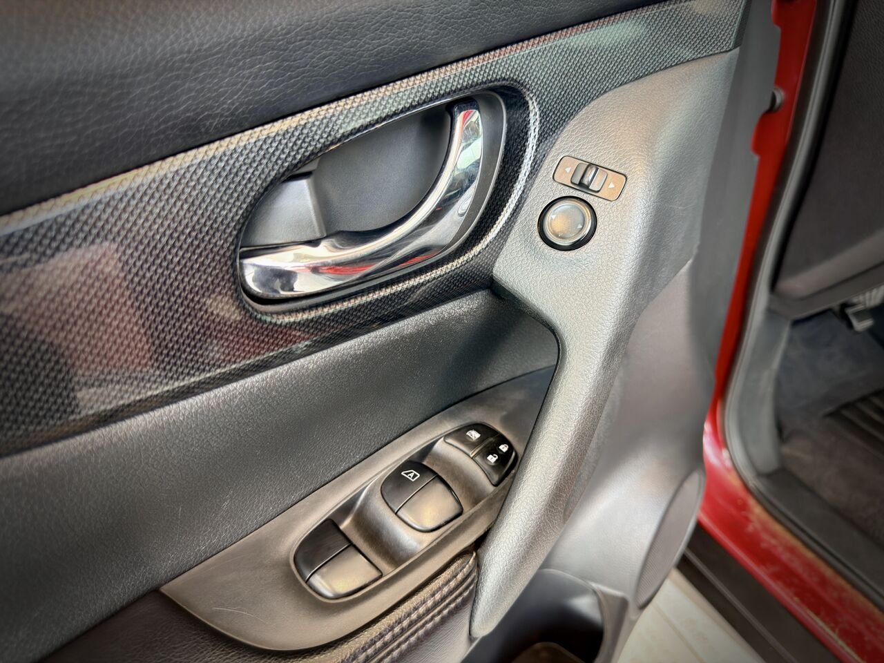 2016 Nissan Rogue Grey Notre-Dame-des-Prairies - photo #30