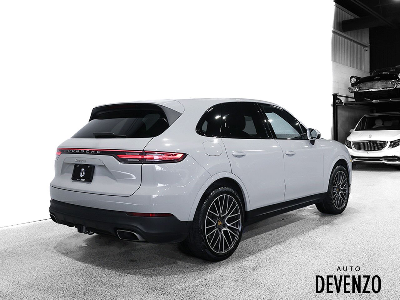 2022 Porsche Cayenne Grey Saint-Eustache - photo #2