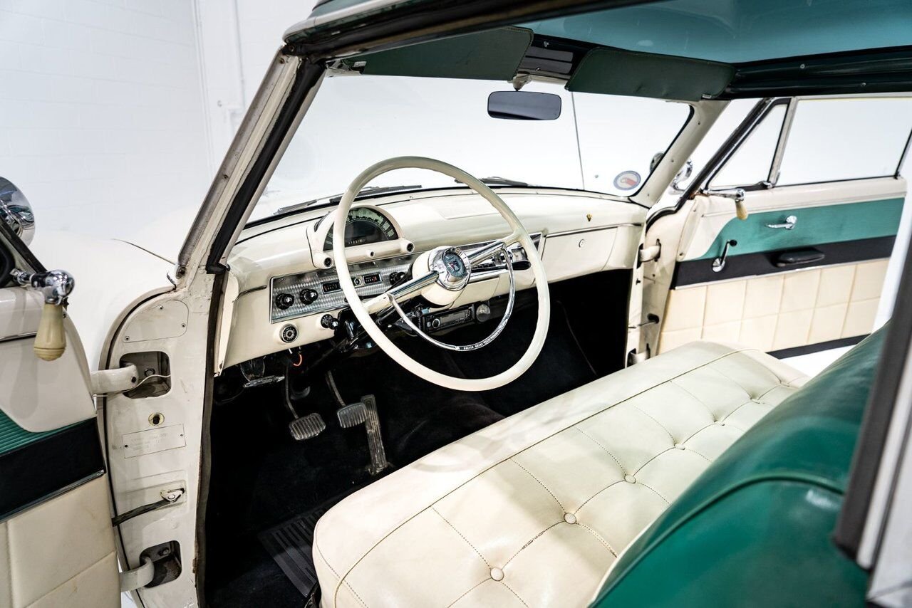 Ford Crestline Skyliner rare glass top long term ownership 1954 Blanc Montréal - photo #7