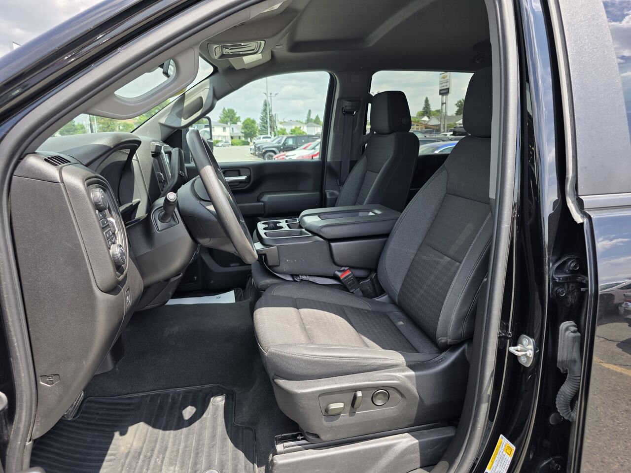2024 Chevrolet Silverado 2500HD Custom Black Rouyn-Noranda - photo #11
