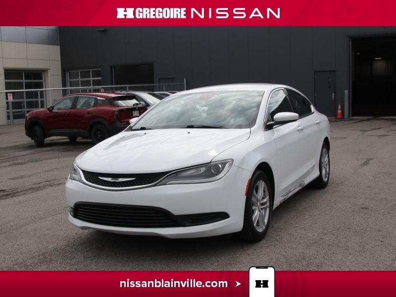 2015 Chrysler 200 White Laval - photo #1