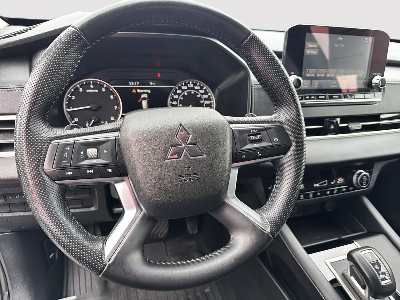 2024 Mitsubishi Outlander Blue Rouyn-Noranda - photo #11