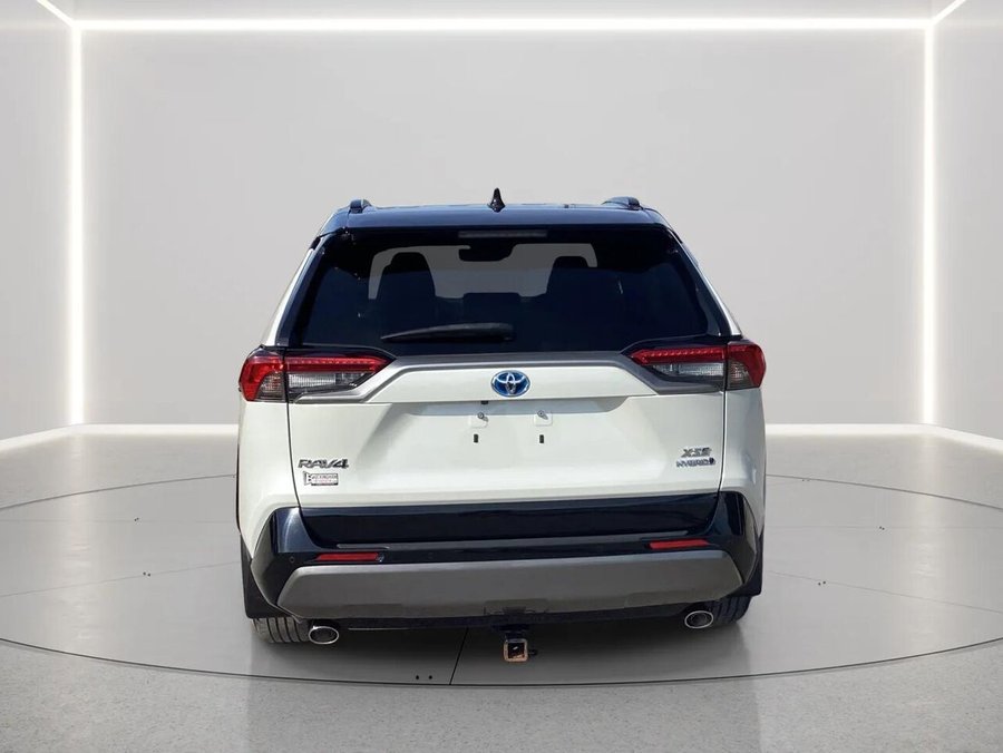 2020 Toyota RAV4 2020 Blizzard Pearl with Black Roof