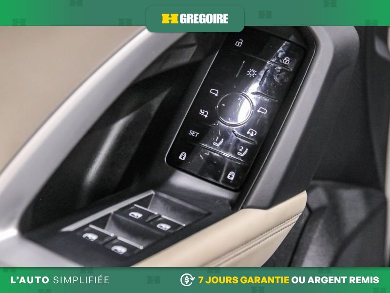 2025 Audi Q5 White Saint-Eustache - photo #17