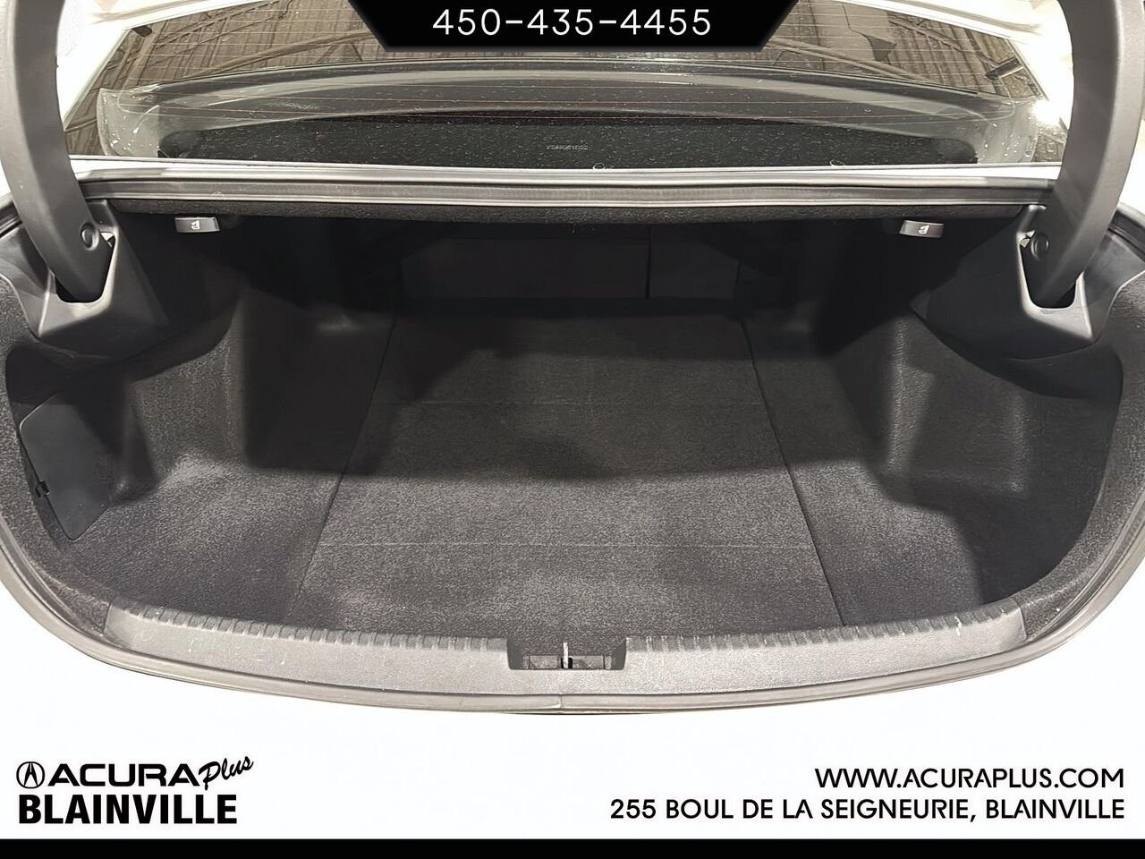 2025 Acura TLX White Blainville - photo #5
