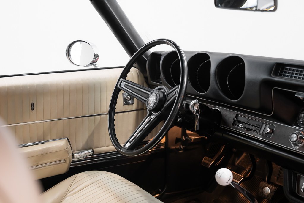 1969 Oldsmobile 442 Red Montreal - photo #13