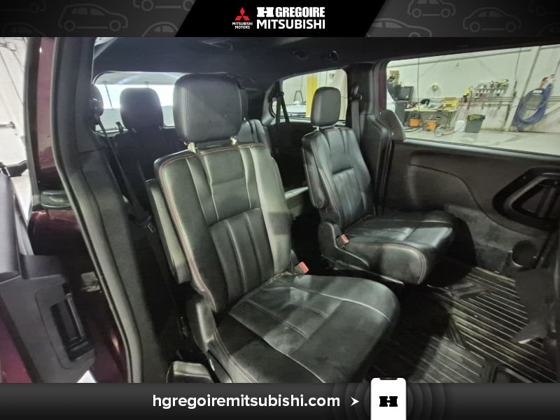 2016 Dodge GR Caravan Red Laval - photo #26