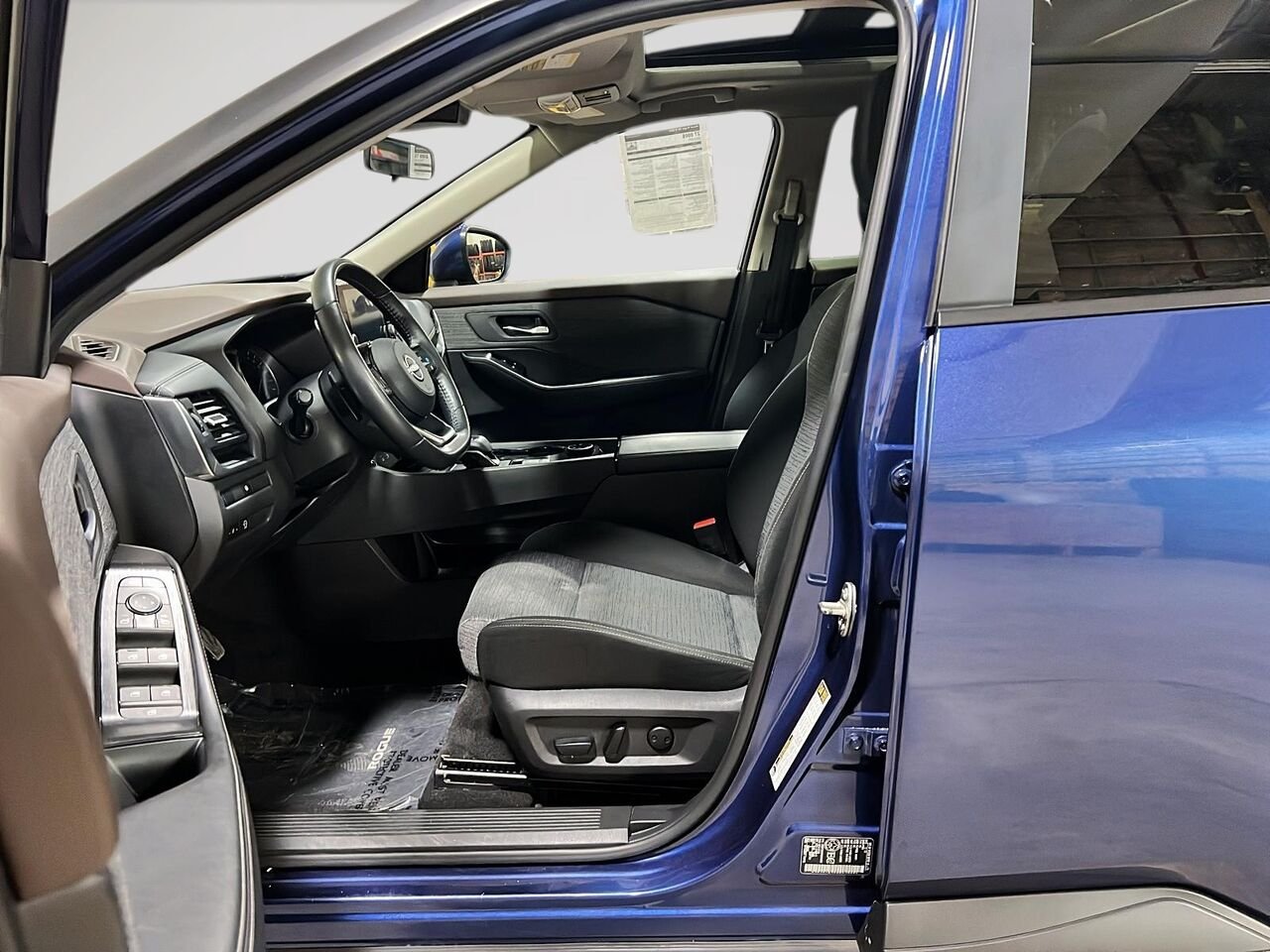 2023 Nissan Rogue SV TI Blue Québec - photo #8