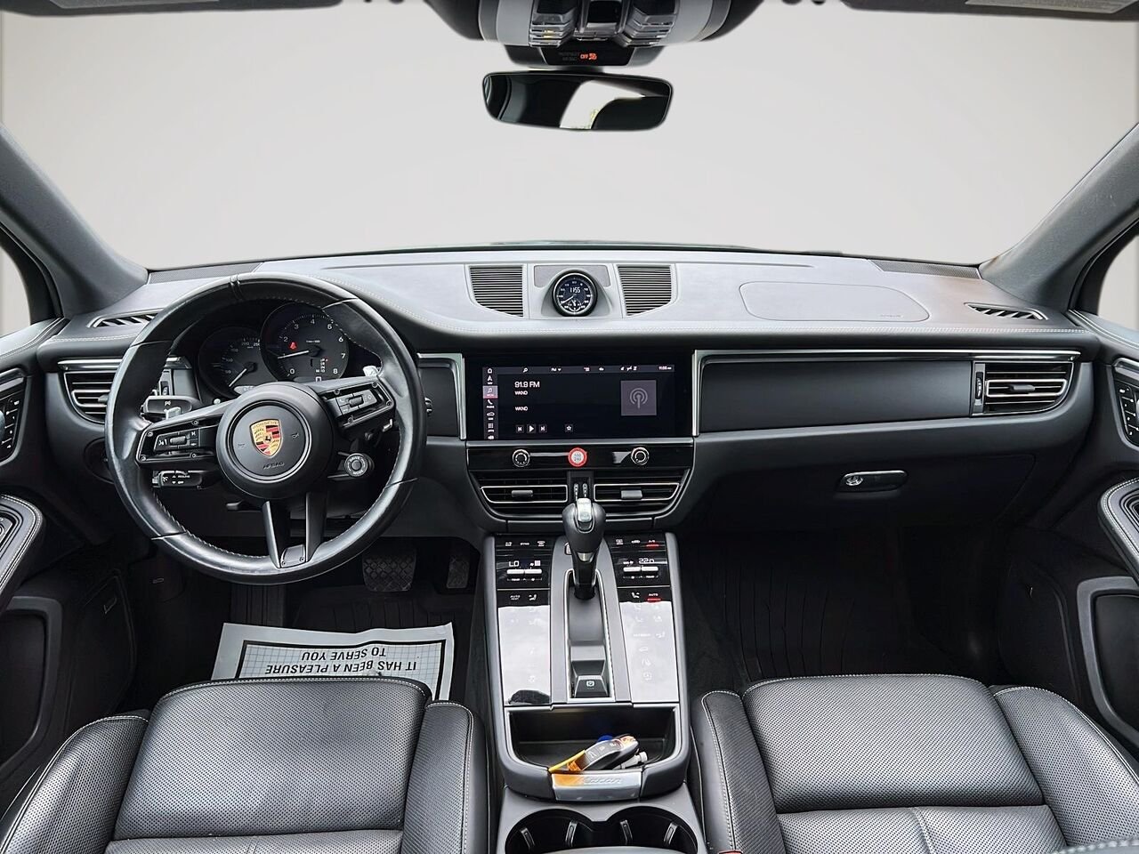 2023 Porsche MACAN Black Québec - photo #9