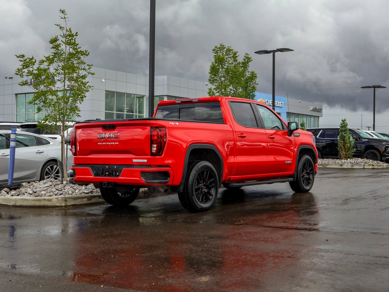 2025 GMC Sierra 1500 4WD Crew Cab 147 Elevation Red Sherwood Park - photo #4