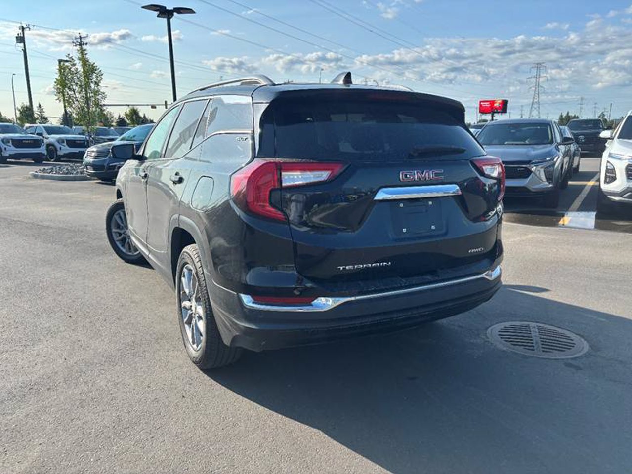 2022 GMC Terrain AWD 4dr SLT Black Sherwood Park - photo #3