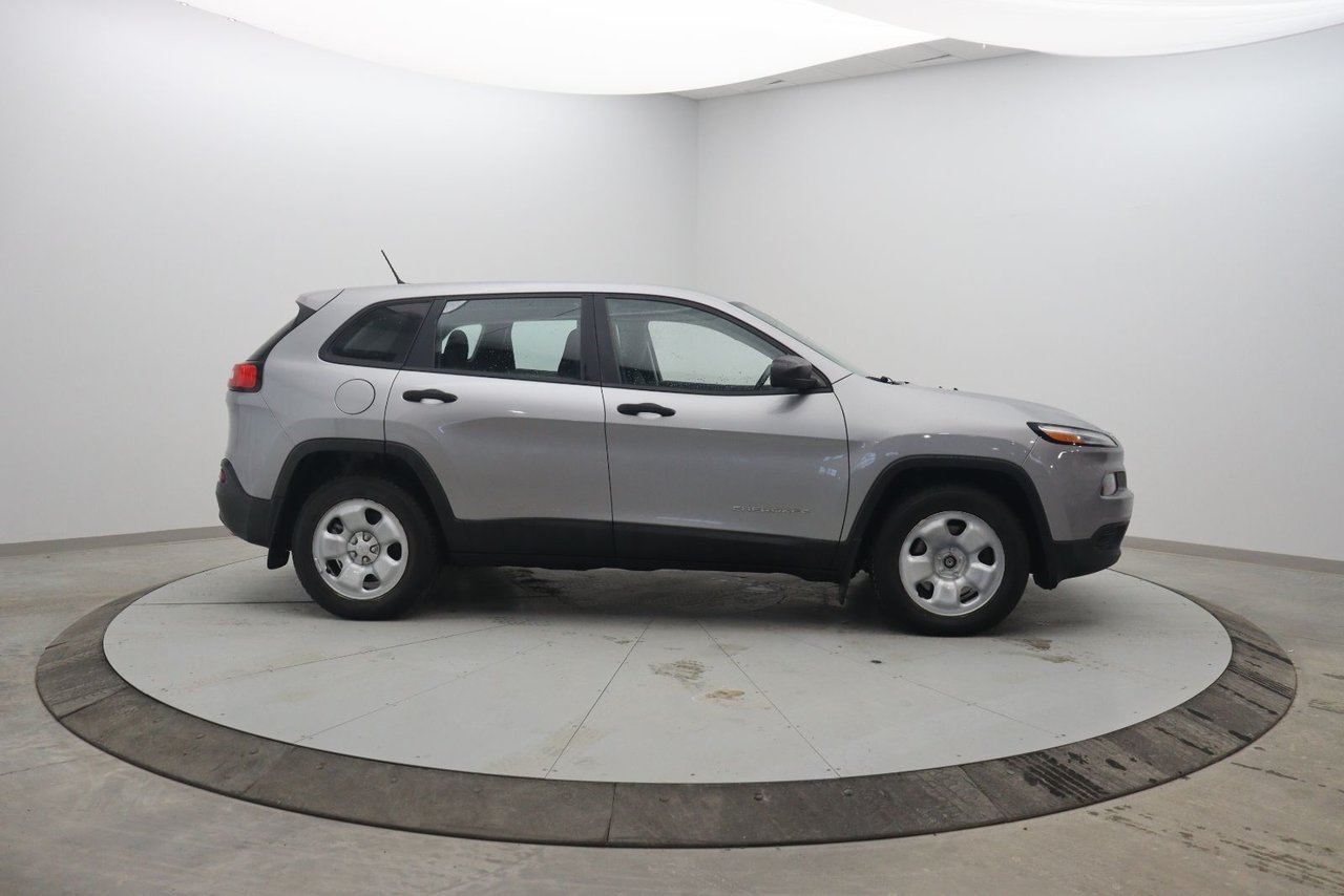 2015 Jeep Cherokee VIN 1C4PJMAS2FW729092 Grey Chicoutimi - photo #2