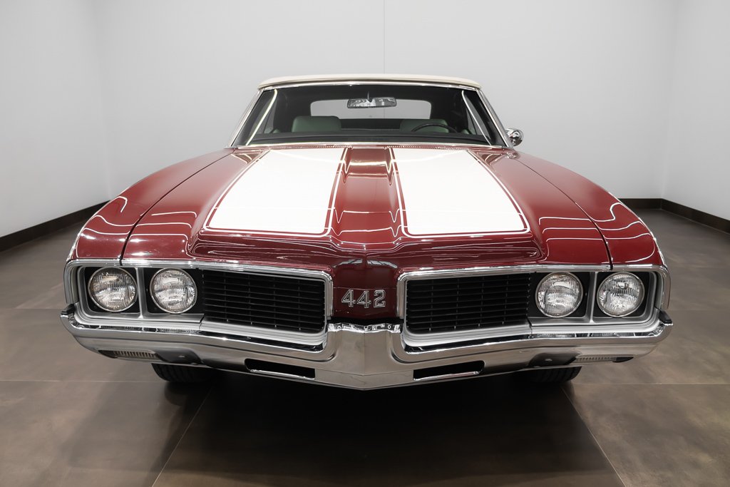 1969 Oldsmobile 442 Red Montreal - photo #2