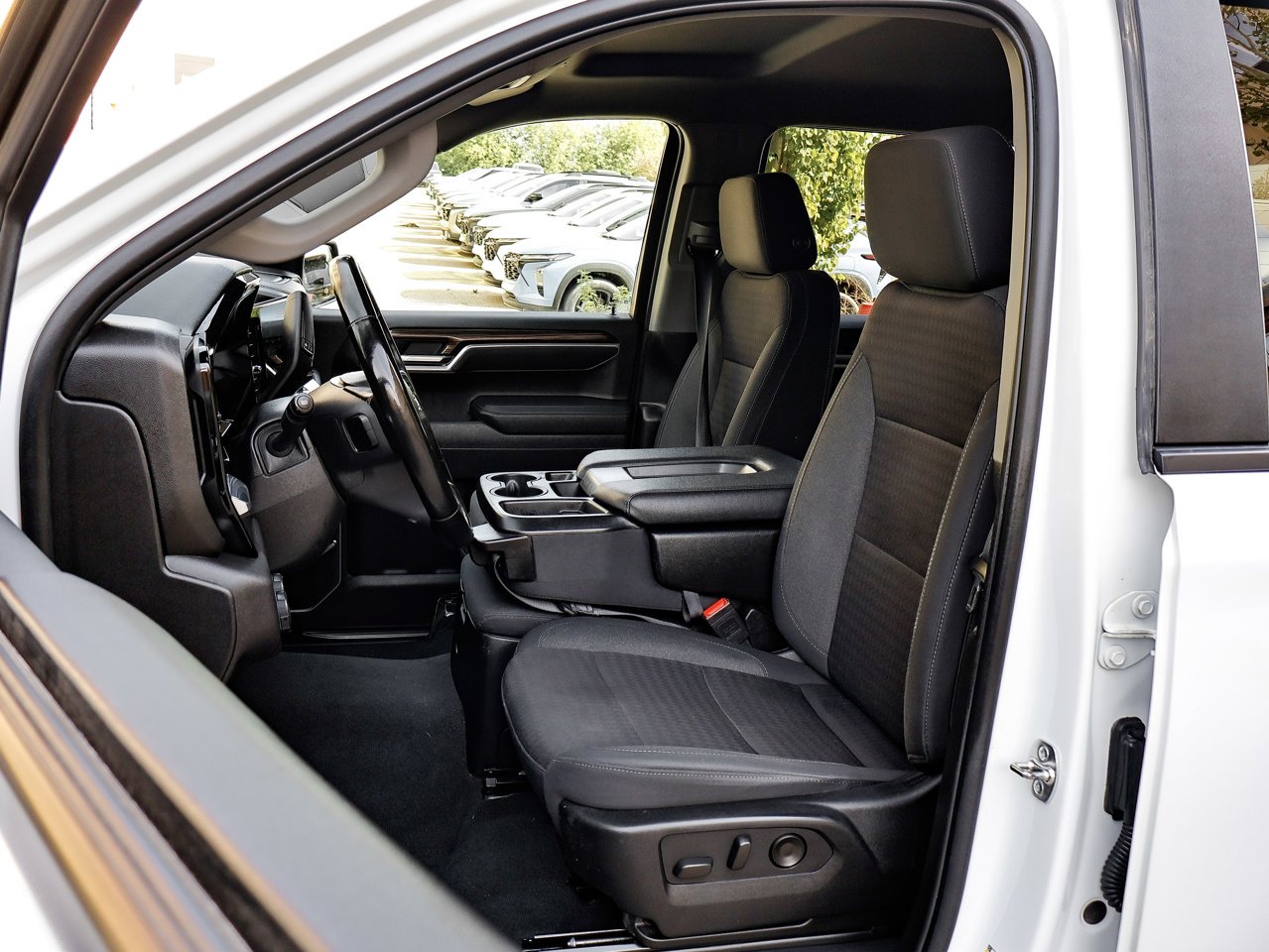 2025 Chevrolet Silverado 1500 4WD Crew Cab 147 LT White Sherwood Park - photo #15