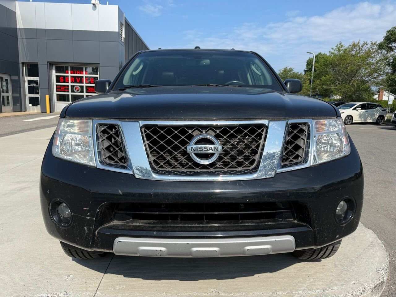 2010 Nissan Pathfinder Black Châteauguay - photo #1