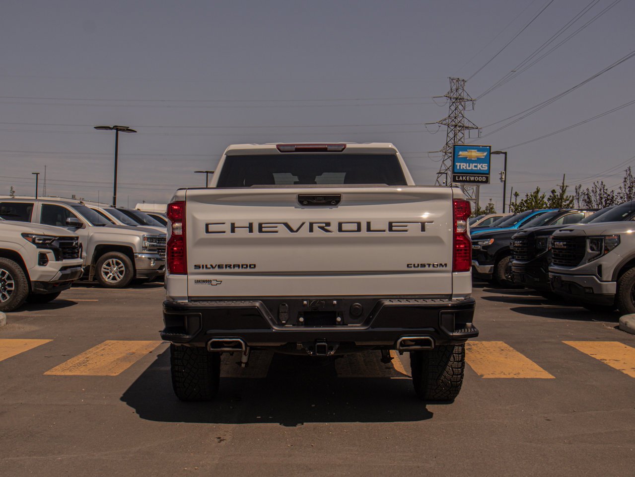 2024 Chevrolet Silverado 1500 4WD Crew Cab 147 Custom Trail Boss White Sherwood Park - photo #8