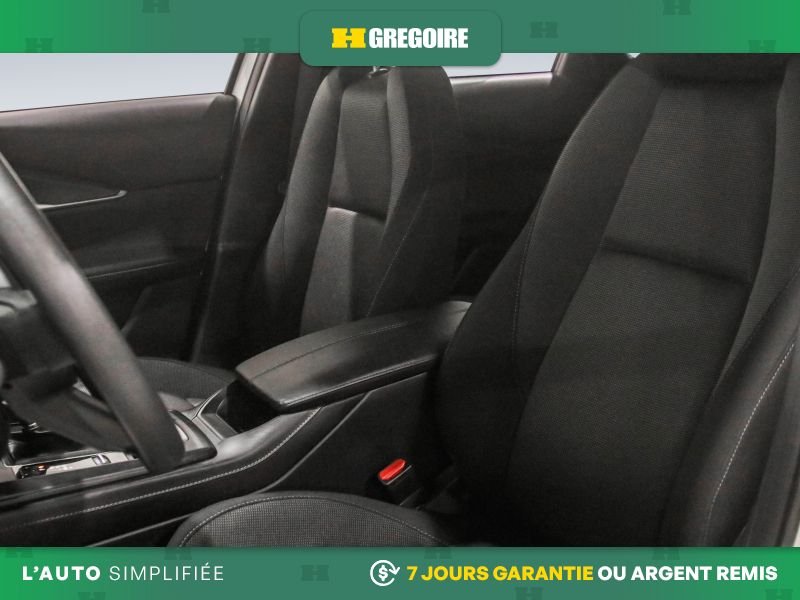 2024 Mazda CX-30 White Laval - photo #13