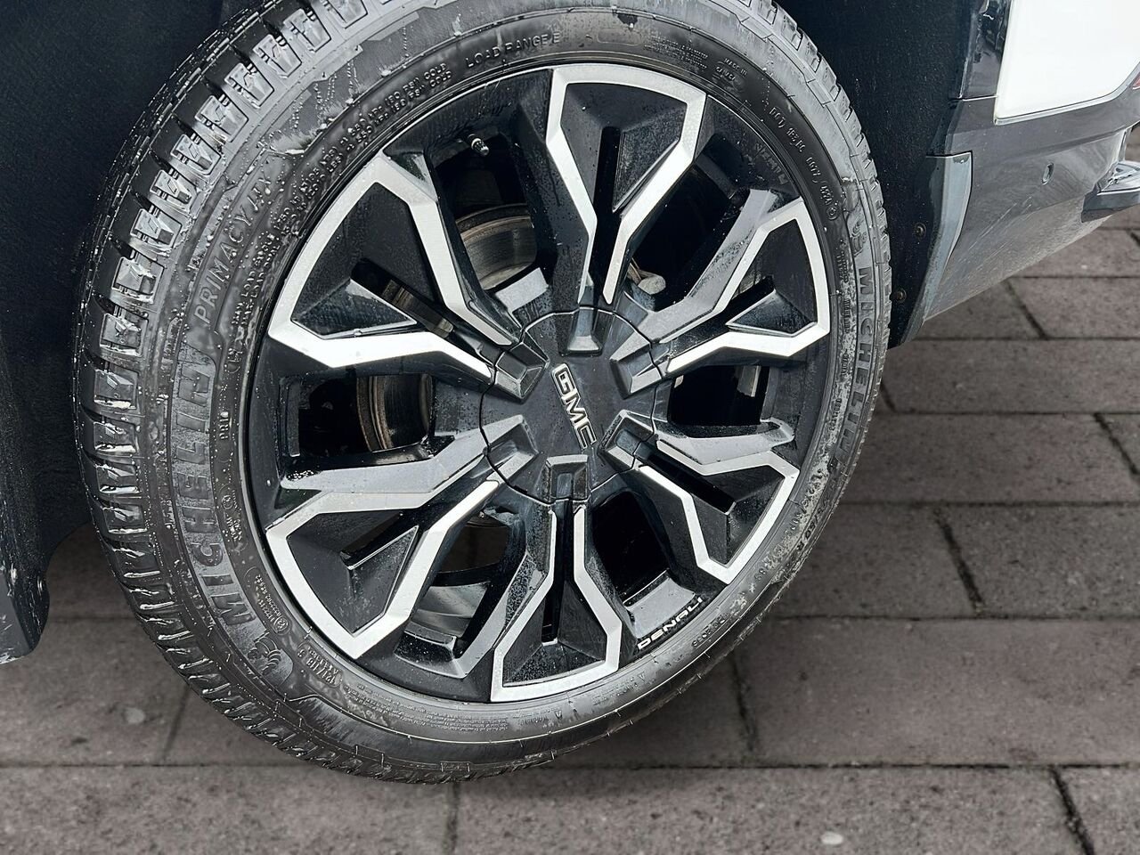 2025 GMC Sierra EV DENALI White Québec - photo #6