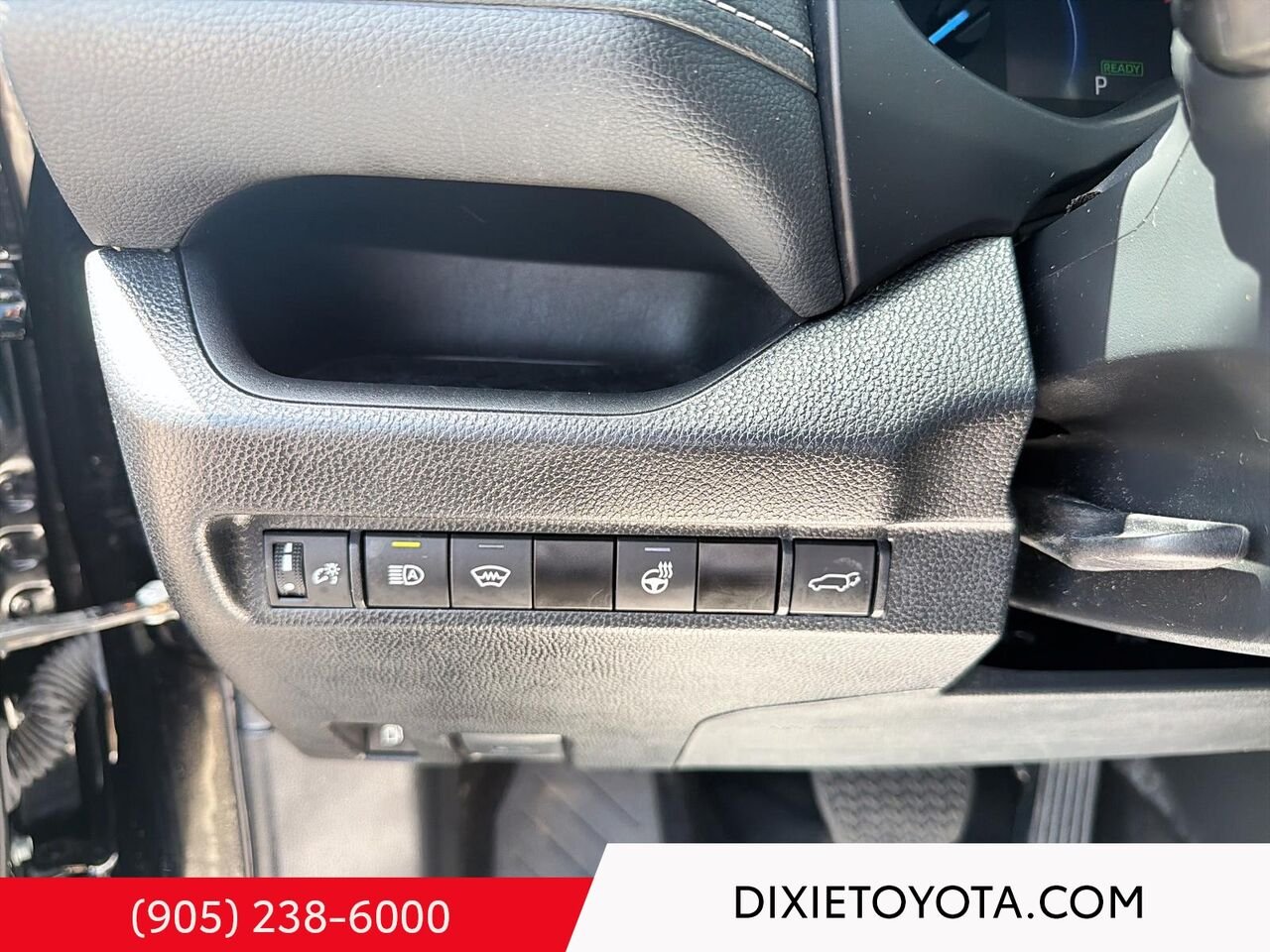 2024 Toyota RAV4 Hybrid XLE PREMIUM AWD / CLEAN CARFAX / HEATED SEATS / MOONROOF / ALLOY WHEELS / CARPLAY AND ANDROID AUTO Midnight Black Metallic Mississauga - photo #12