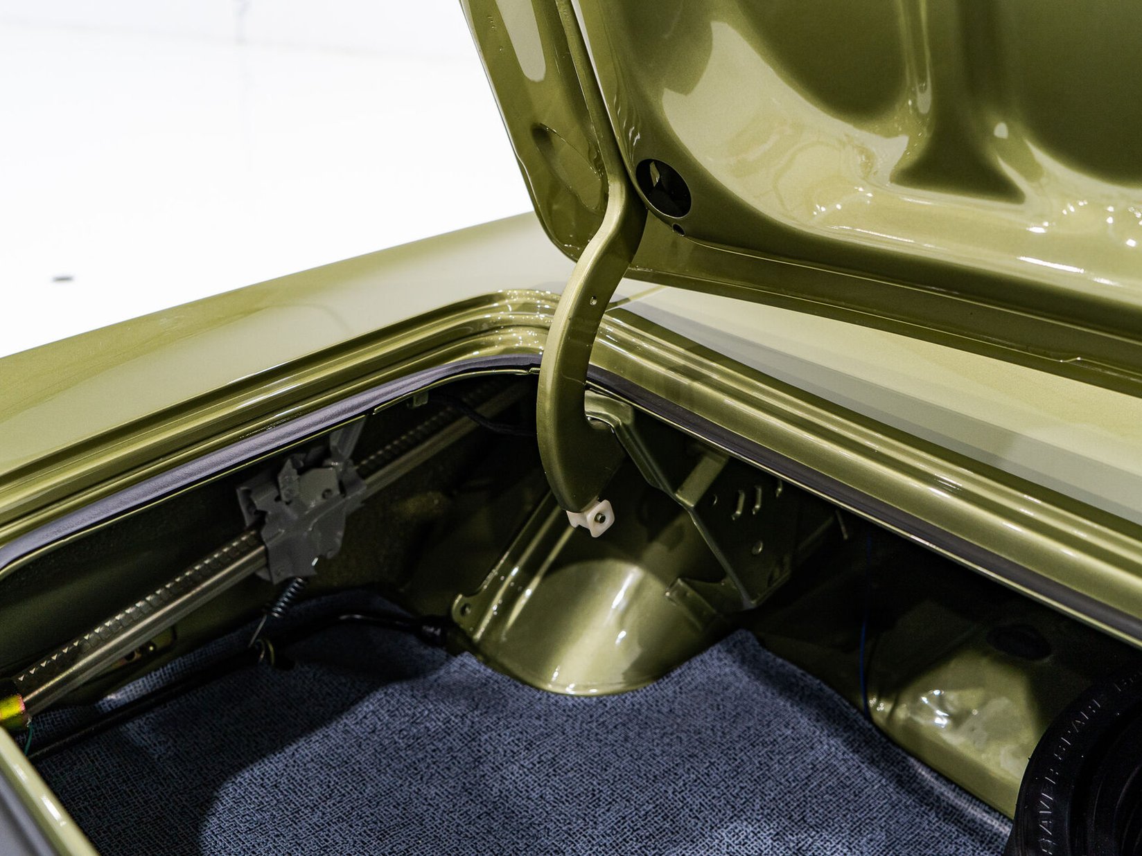 Plymouth HEMI Cuda *PRICE IN USD* | 1 Of 3 Used By Chrysler Of France Racing Division 1970 Vert Kirkland - photo #90