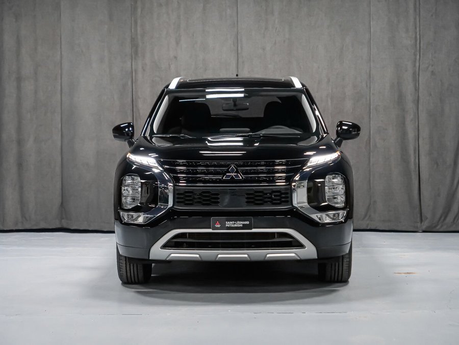 2025 Mitsubishi Outlander Plug-In Hybrid SE Labrador Black