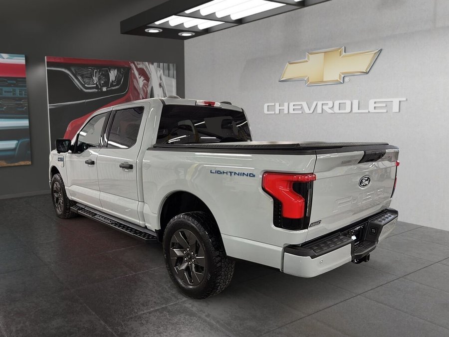 2024 Ford F-150 LIGHTNING 4WD + GARANTIE DISPONIBLE 2024 Grey