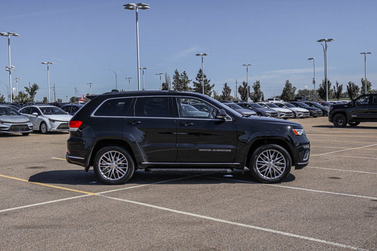 2017 Jeep Grand Cherokee 4WD 4dr Summit Black Sherwood Park - photo #9
