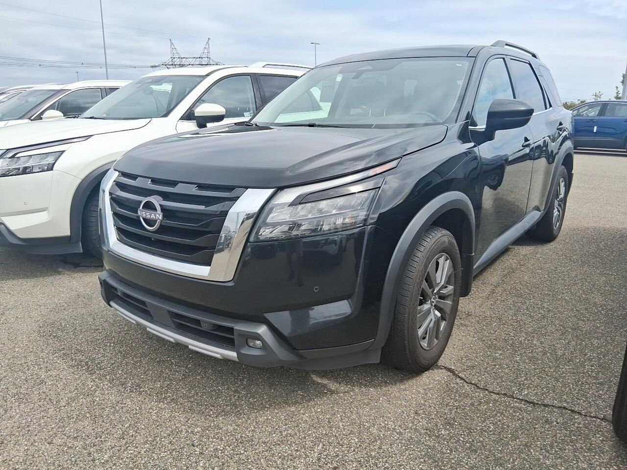 2024 Nissan Pathfinder SV 4RM Grey Québec - photo #0