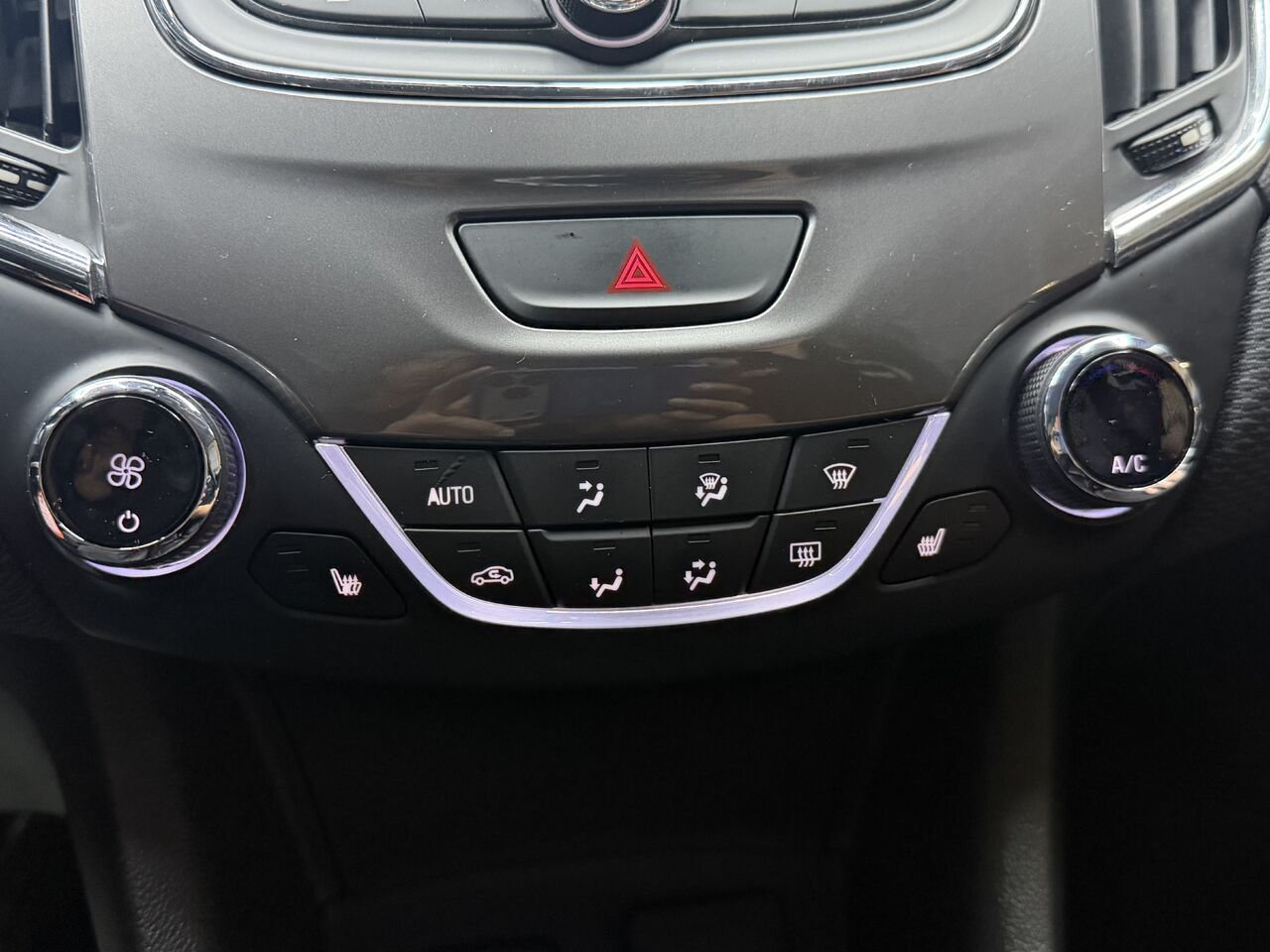 2019 Chevrolet Cruze Red Blainville - photo #25