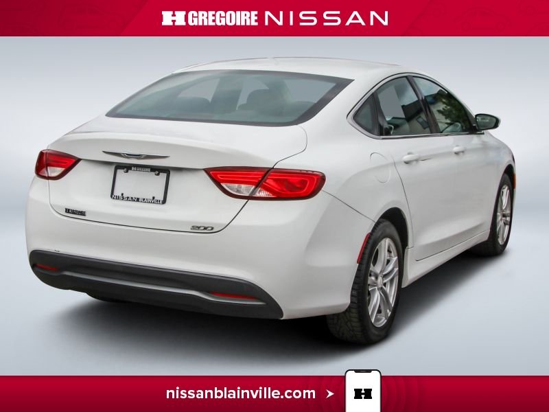 2015 Chrysler 200 White Laval - photo #7