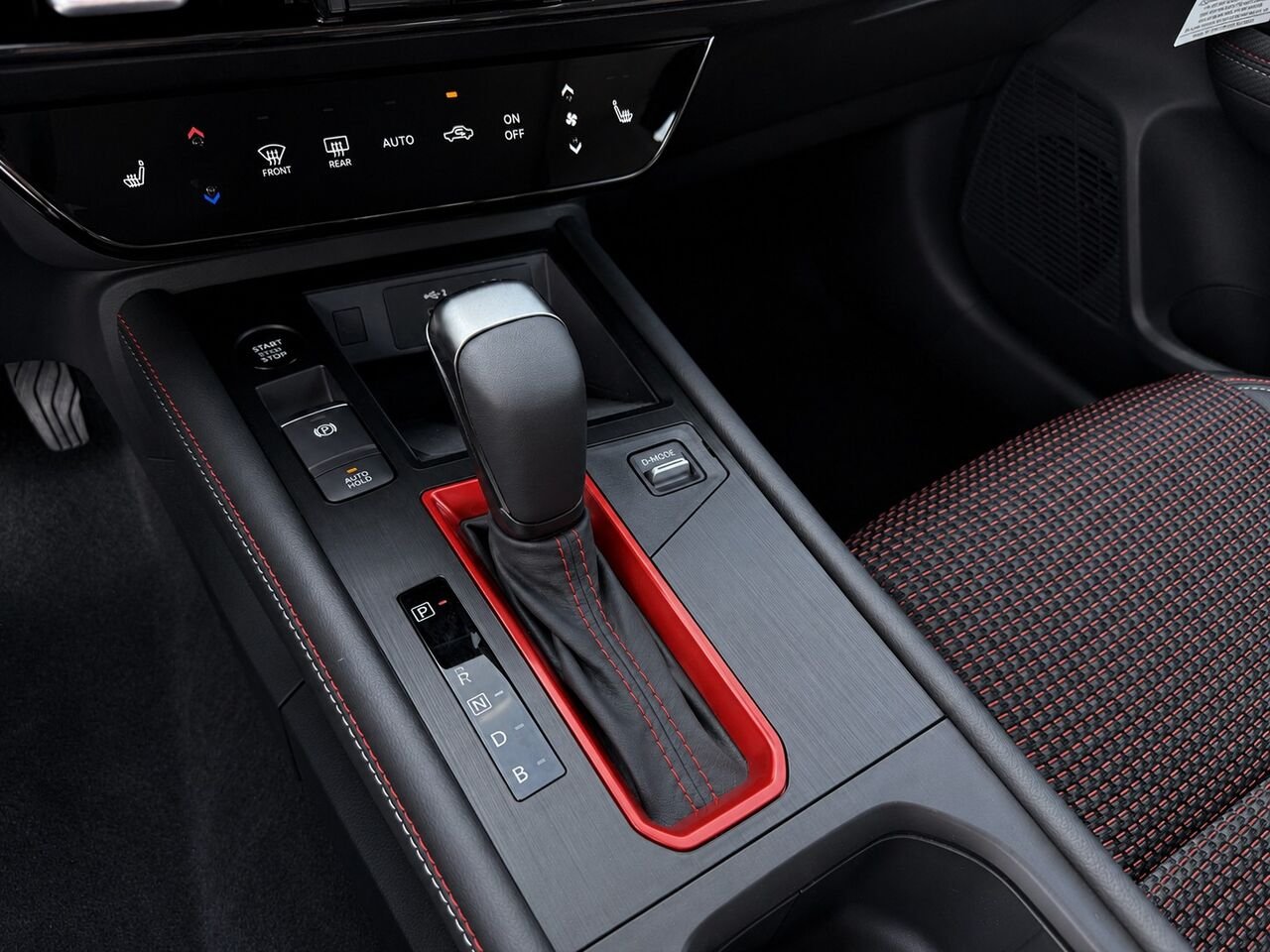 NISSAN Kicks KICKS SR PRIVIL GE 2026 Blanc d'Aspen triple couche/Noir intense Châteauguay - photo #14
