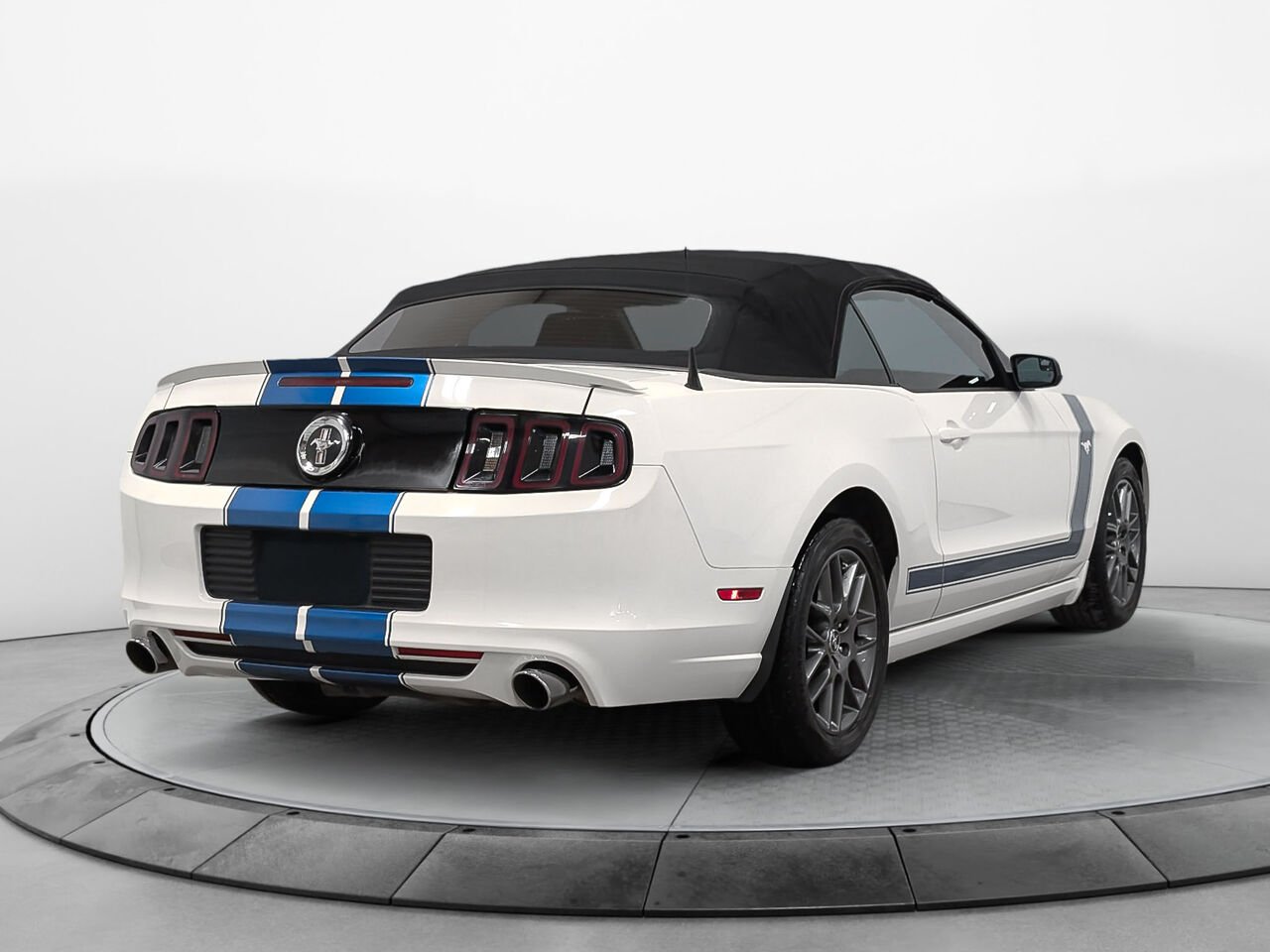 Ford MUSTANG Convertible V6 Premium Automatique 2013 Blanc Sherbrooke - photo #9