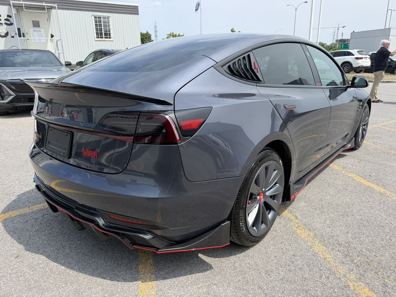 Tesla Model 3 CARBONE 2023 Argent Laval - photo #10