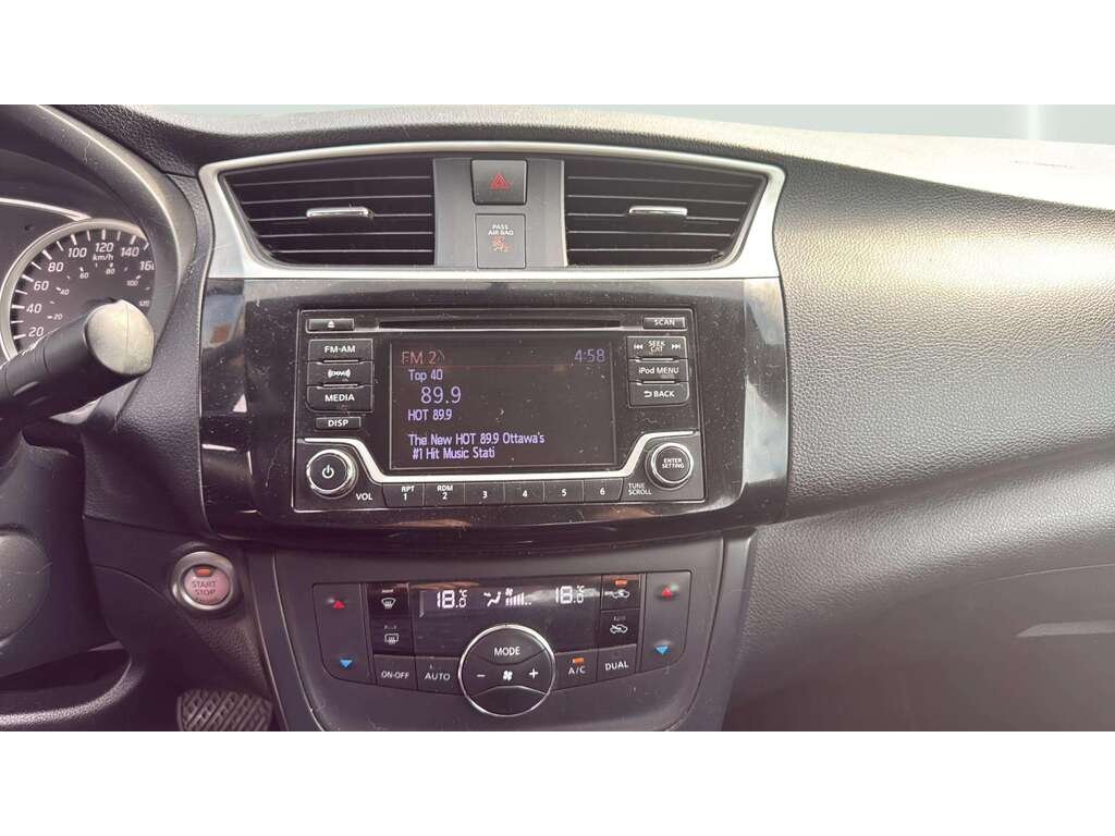 2018 Nissan Sentra Black Gatineau - photo #17