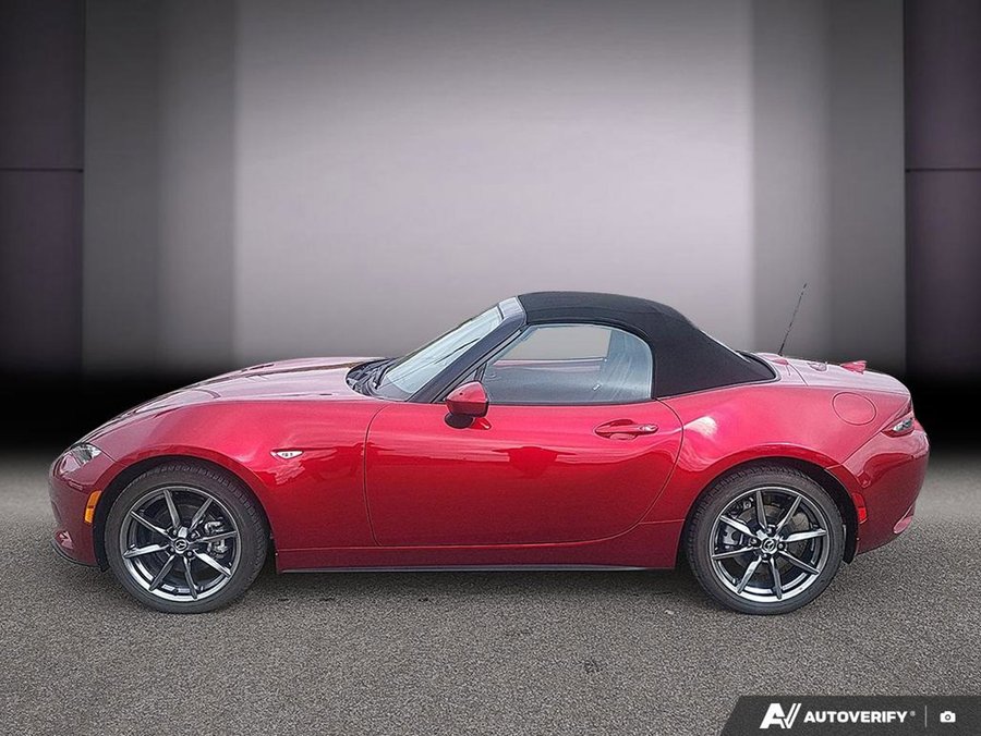 2023 Mazda MX-5 2023 Red