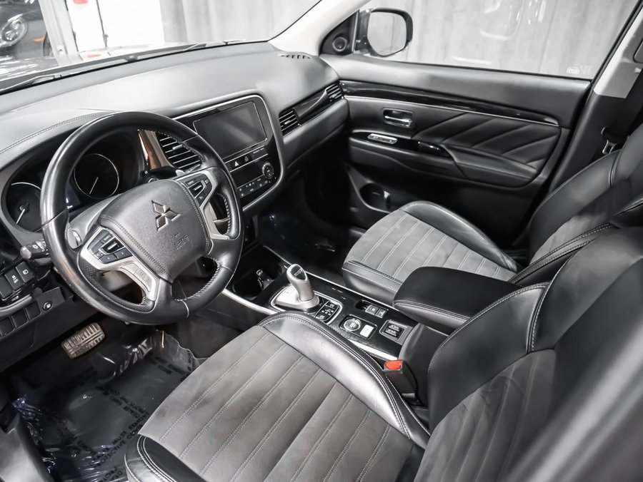 2019 Mitsubishi Outlander Plug-In Hybrid SE Brown
