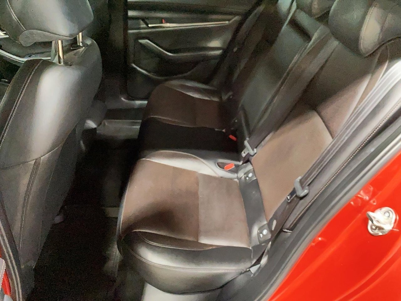 2019 Mazda Mazda3 VIN JM1BPBDM0K1121945 Red Baie-Comeau - photo #6