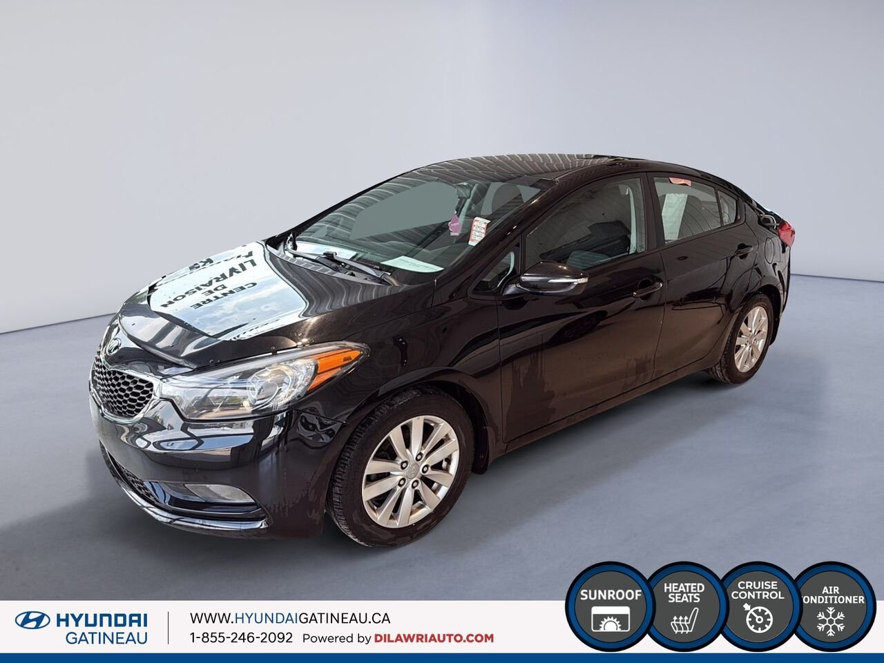 Kia Forte LX+ *** bas millage ,toit ouvrant *** 2015 Noir Ottawa & Gatineau - photo #0