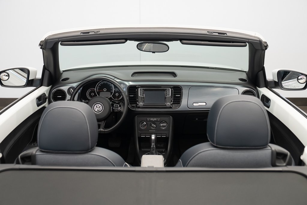Volkswagen Beetle Trendline+ cabriolet 2 portes 2016 Blanc Kirkland - photo #14