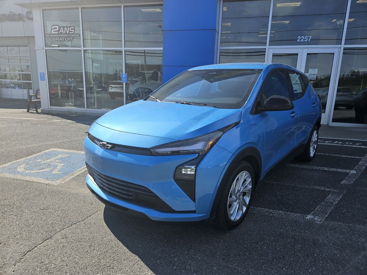 2027 Chevrolet Bolt Traction avant 4 portes LT Marina Blue Metallic Thetford Mines - photo #0